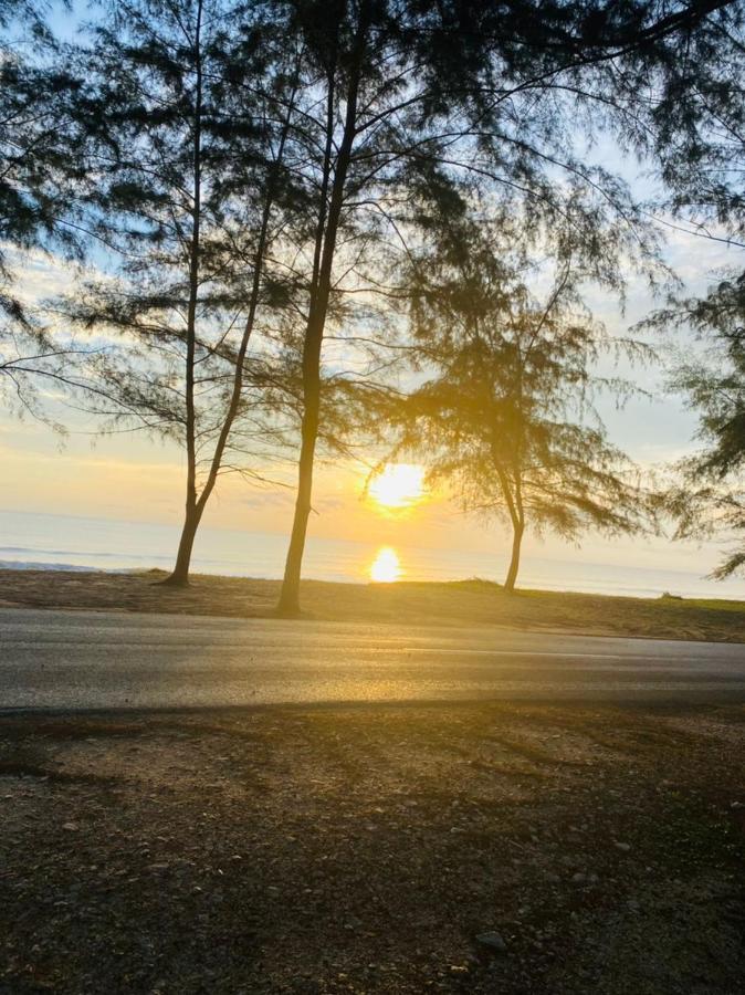 Paka Tamim Seaview Hotel エクステリア 写真