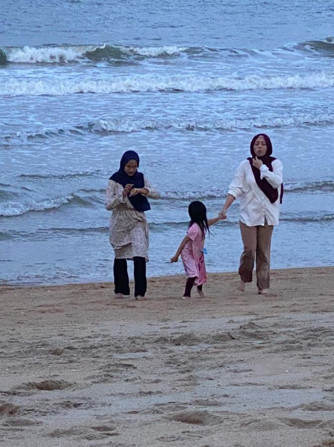Paka Tamim Seaview Hotel エクステリア 写真