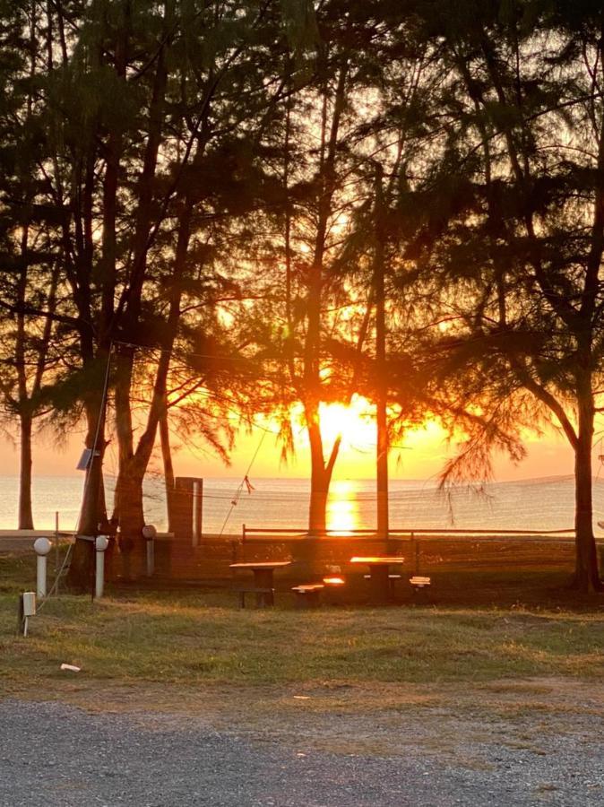 Paka Tamim Seaview Hotel エクステリア 写真