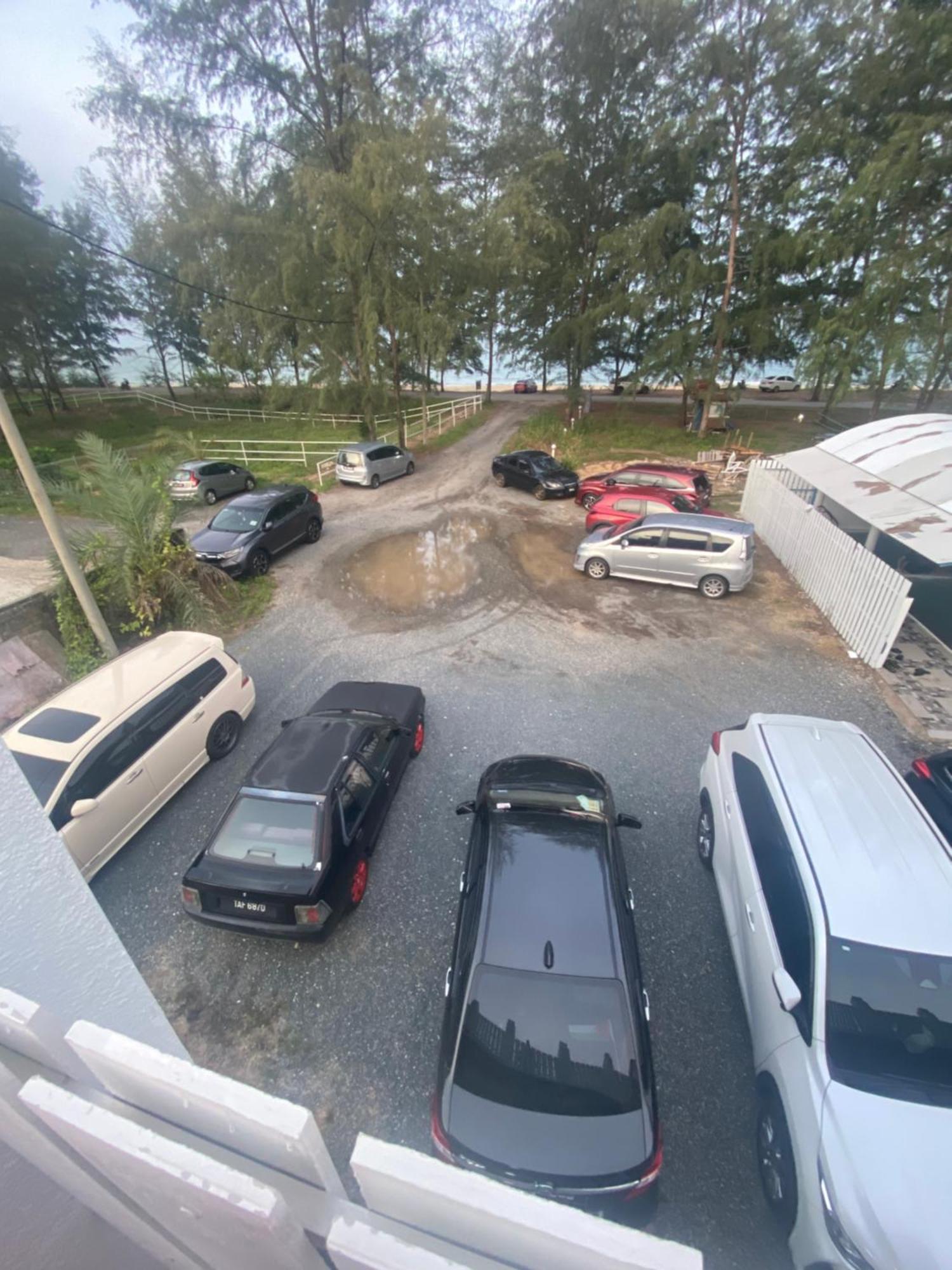 Paka Tamim Seaview Hotel エクステリア 写真
