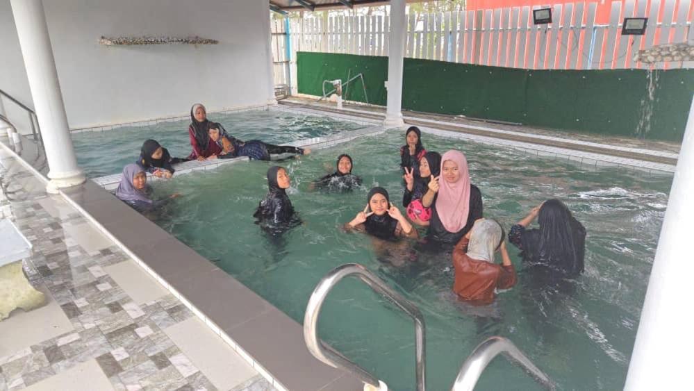 Paka Tamim Seaview Hotel エクステリア 写真