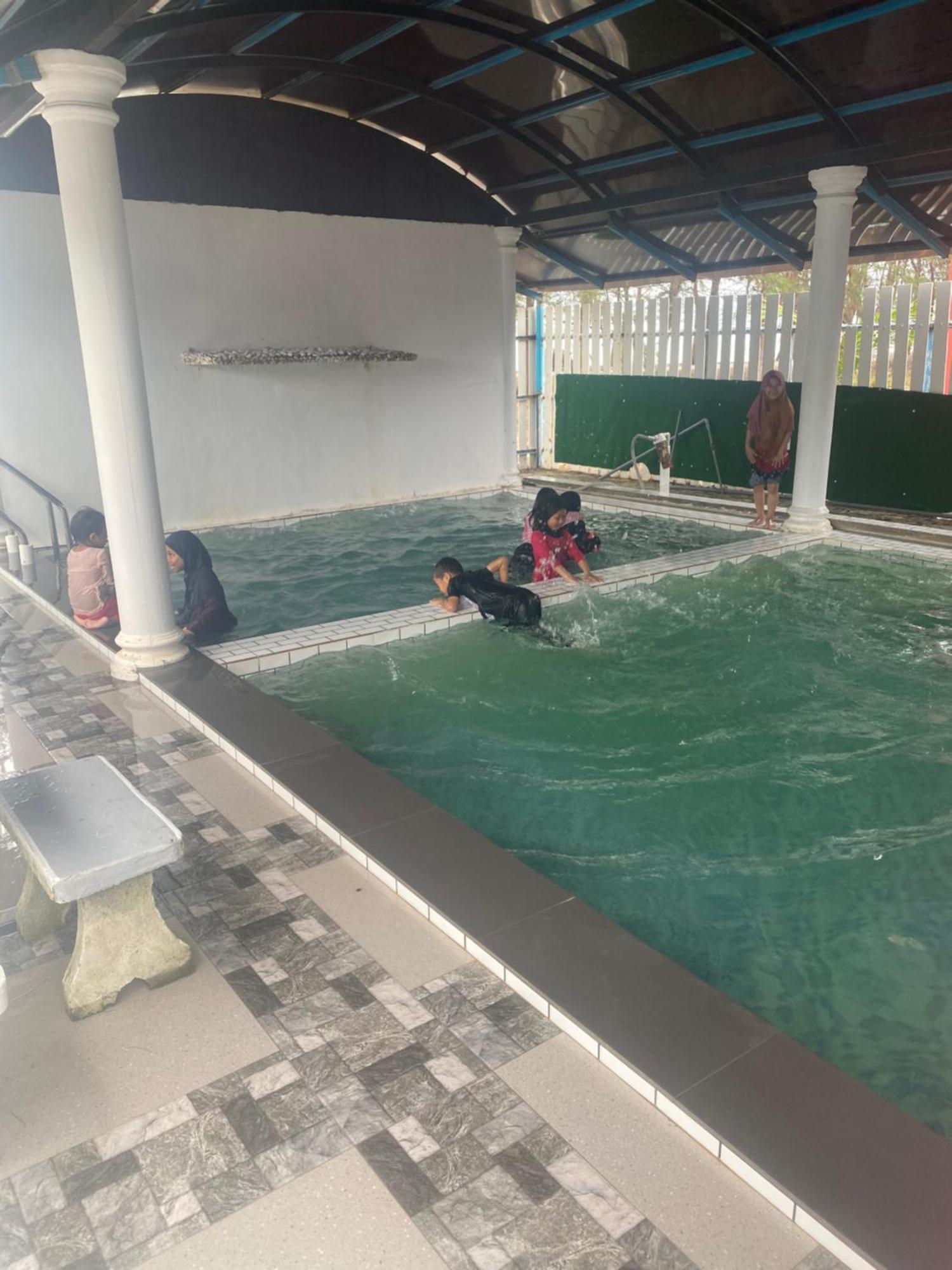 Paka Tamim Seaview Hotel エクステリア 写真