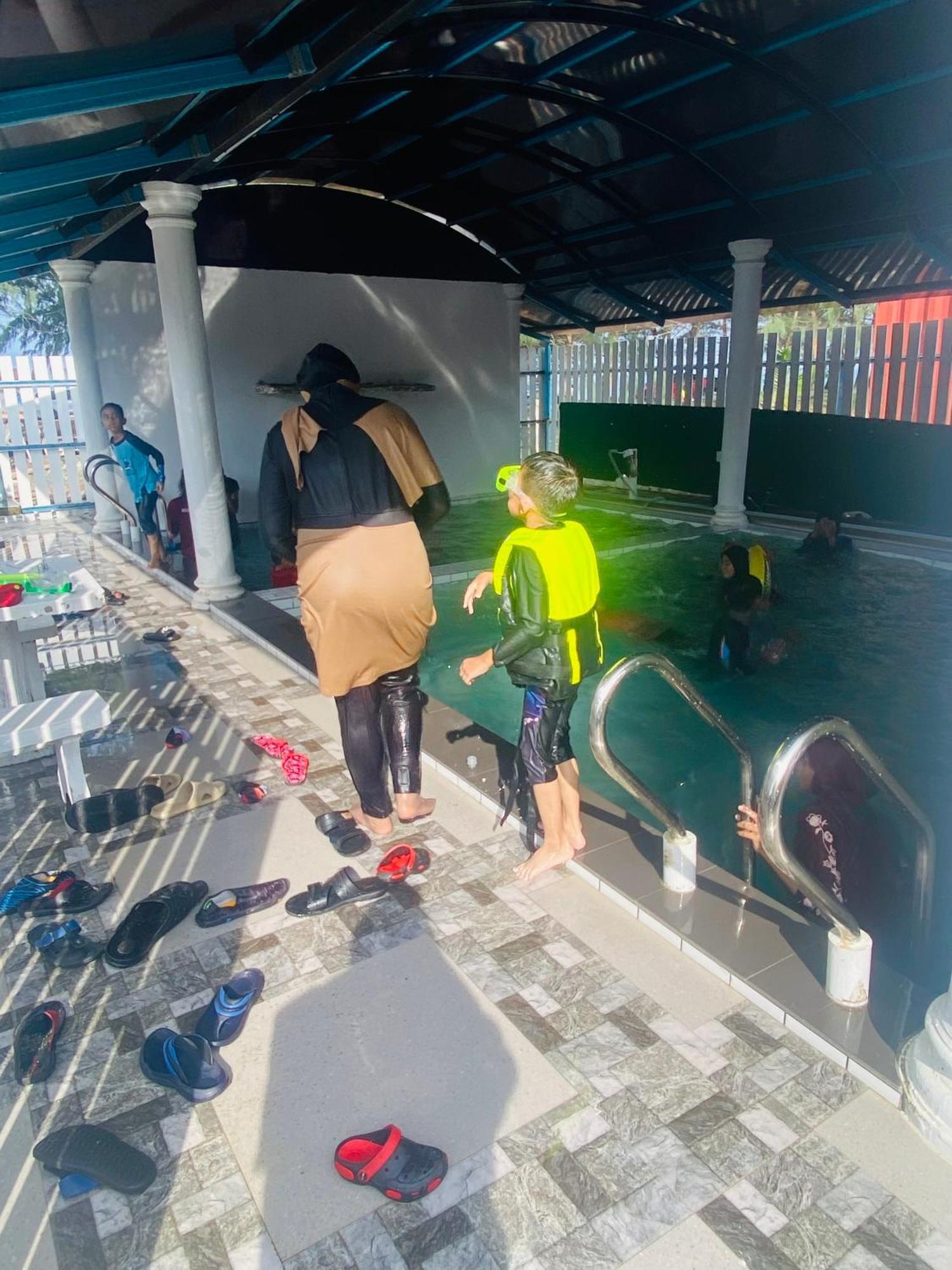 Paka Tamim Seaview Hotel エクステリア 写真