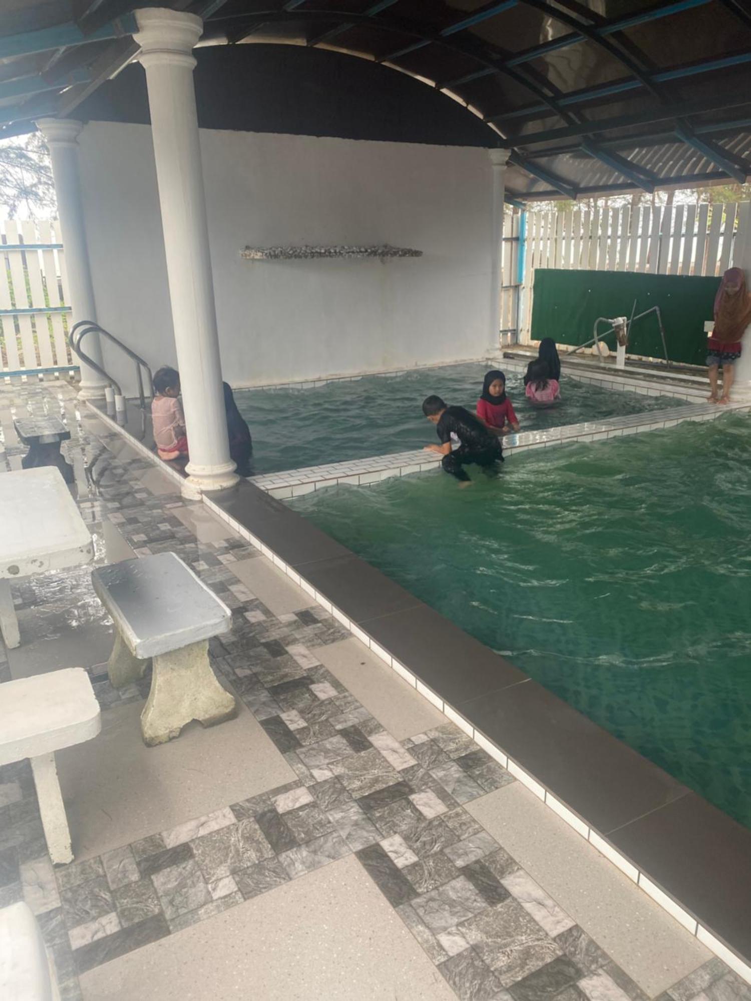 Paka Tamim Seaview Hotel エクステリア 写真
